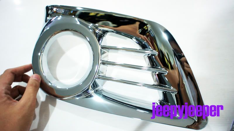 Premium Chrome Fog Lamp Spot Light Cover Toyota Hilux MK7 Series II