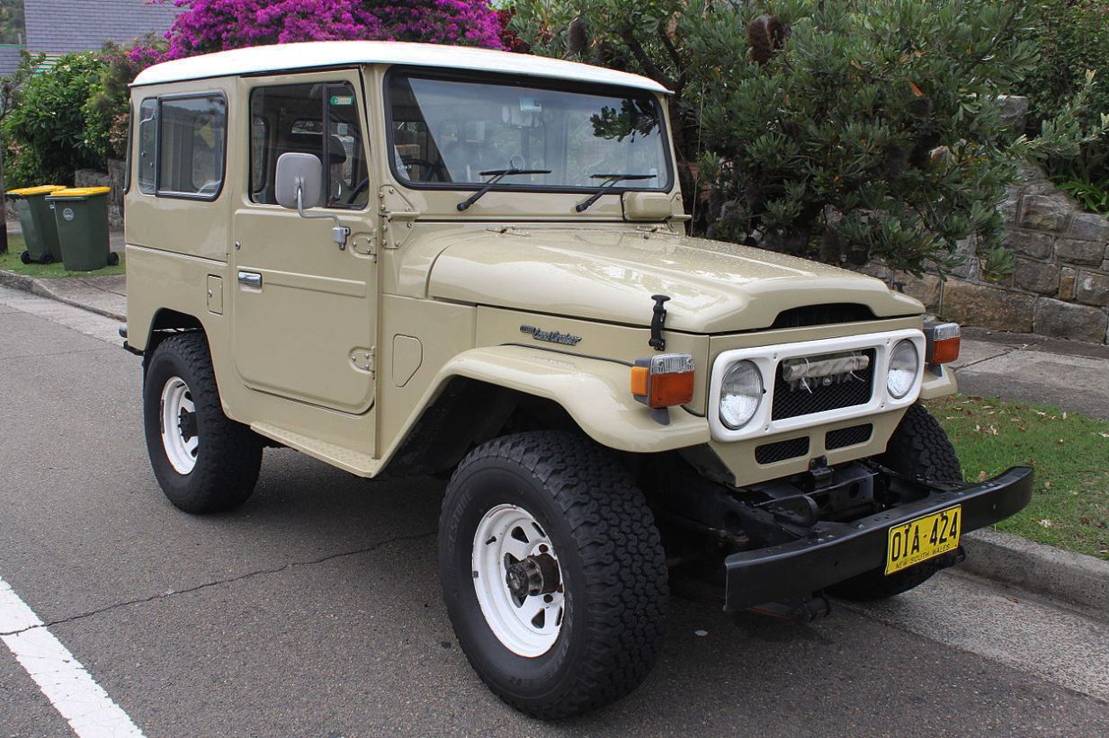 GENUINE FRONT TURN SIGNAL FENDER LAMP LIGHT TOYOTA LAND CRUISER FJ40